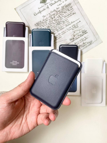 iPhone Mag Safe leather card holder
